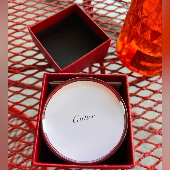 Authentic Cartier 6.5 oz scented candle with a Christmas motive. New. - Picture 4 of 11